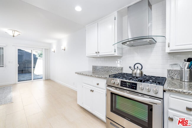 Foto del edificio - 29202 Heathercliff Rd