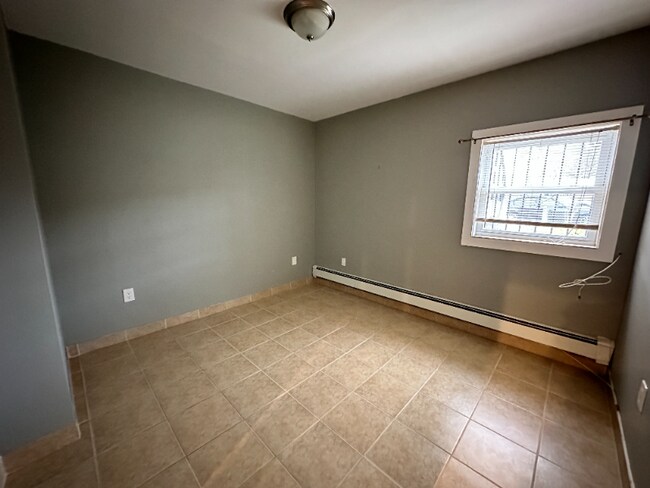 Foto del edificio - 2920 Waterbury Ave