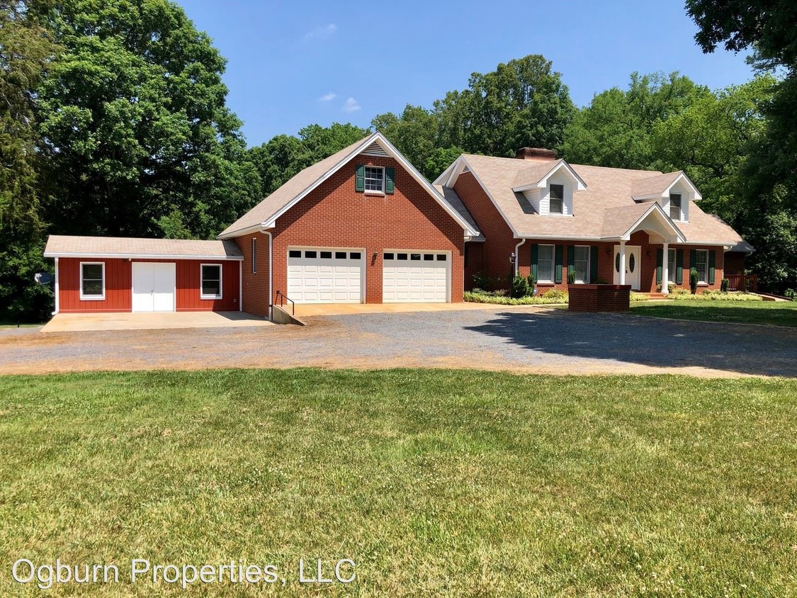 Primary Photo - 4 br, 4.5 bath House - 5249 E. Old US 421 HWY