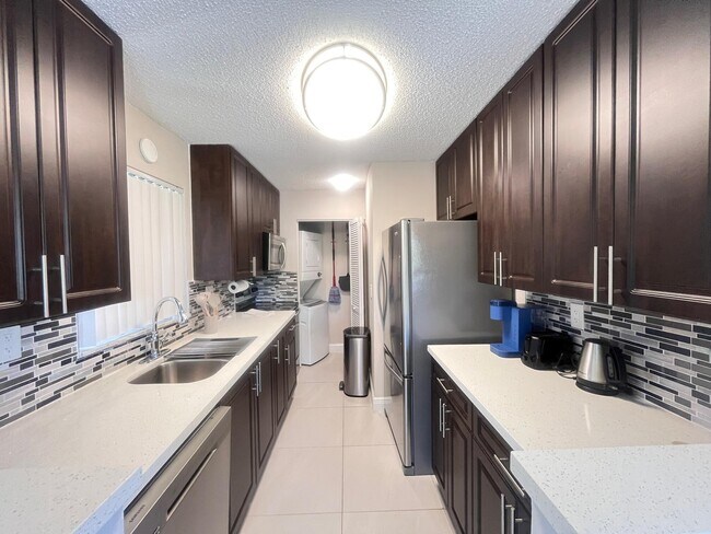 Foto del edificio - 6499 NE 7th Ave