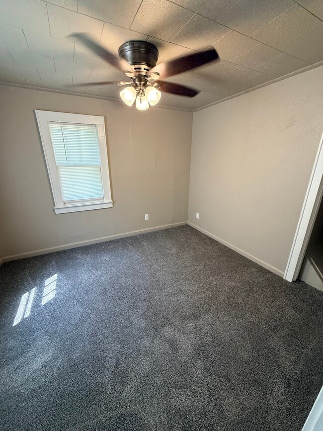 Building Photo - 2813 Bildahl St
