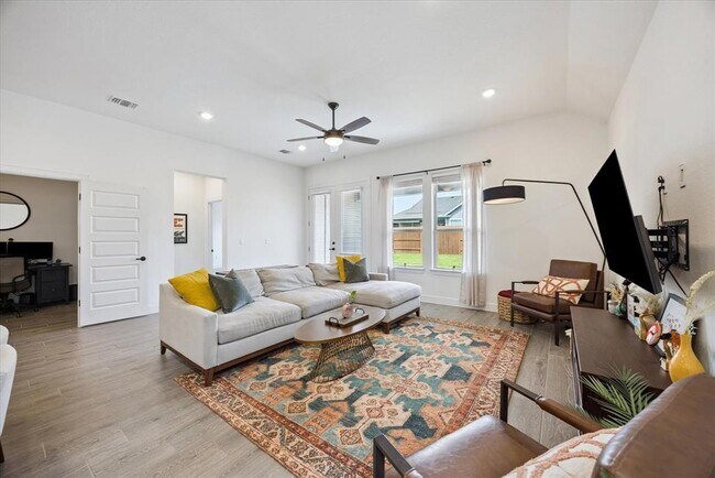 Building Photo - 8112 Skytex St