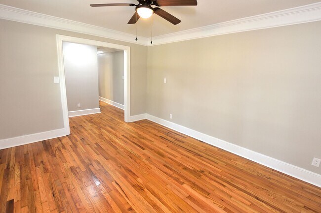 Foto del edificio - 836 Burton St