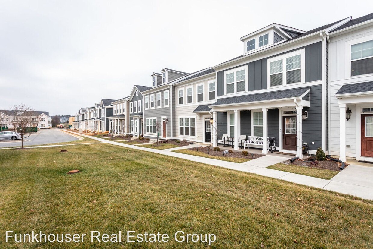 Primary Photo - 3 br, 2.5 bath House - 3245 Battery Park P...