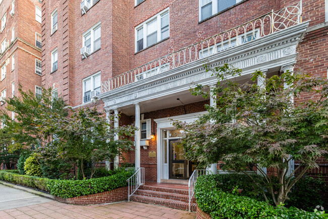 Building Photo - Longfellow Hall Condo