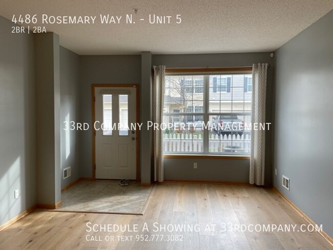 Building Photo - Updated Townhome - Hugo!