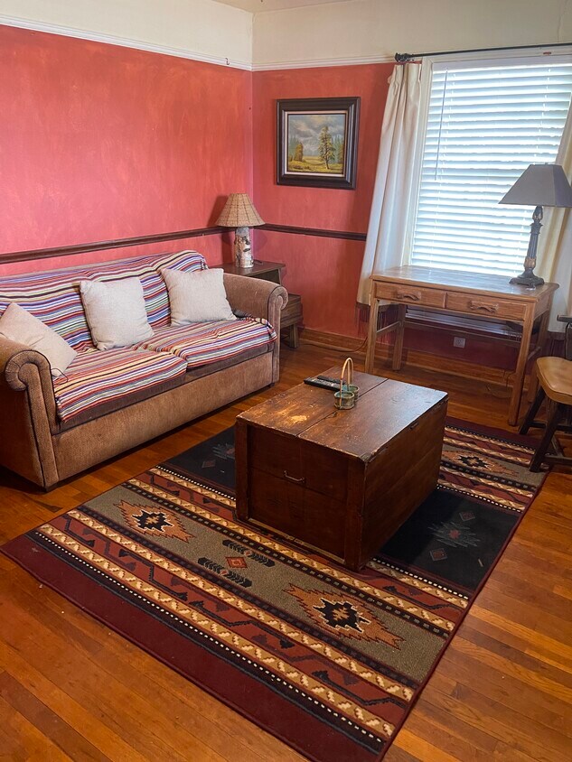 Foto principal - 406 W 14th St