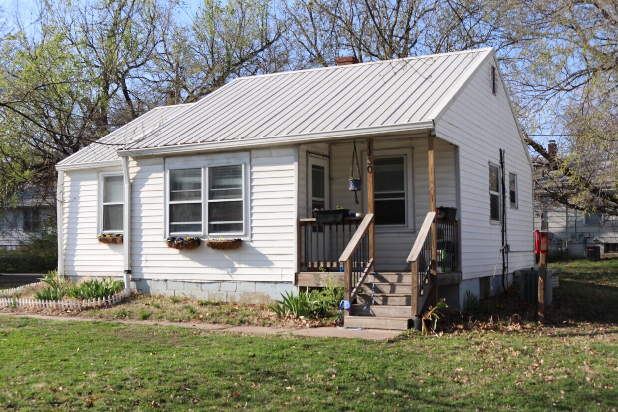 Primary Photo - 1130 Pomeroy St