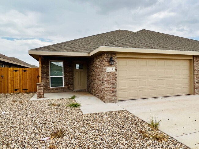 Foto del edificio - New 3/2/2 Duplex in Northwest Lubbock