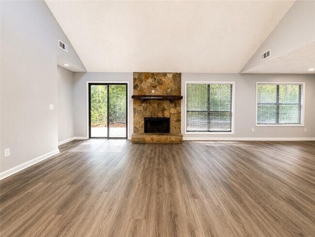 Foto del edificio - 4798 Kings Crossing Dr NE