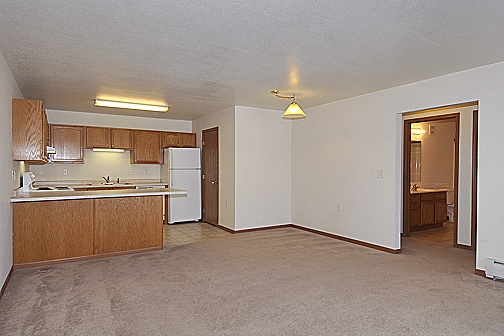 Building Photo - Deluxe 2 Bedroom Apartment