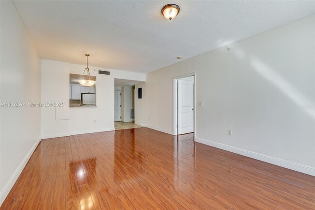 Building Photo - 1250 S Miami Ave