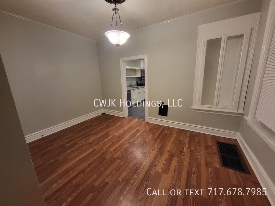 Foto principal - 3 Bedroom 1 Bath Townhome