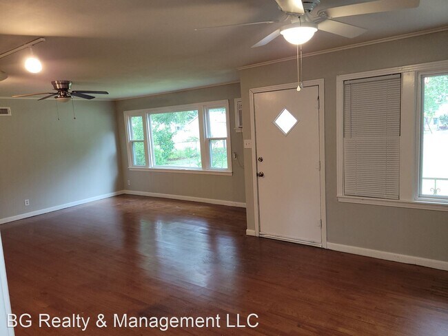 Foto del edificio - 3 br, 1.5 bath House - 1925 Rose St.