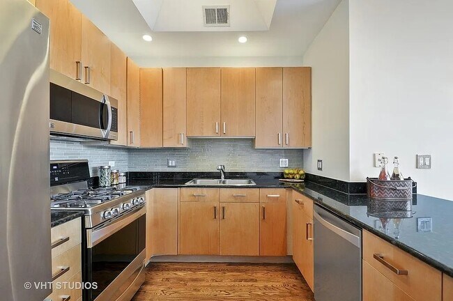 Foto del edificio - 816 W Hubbard St