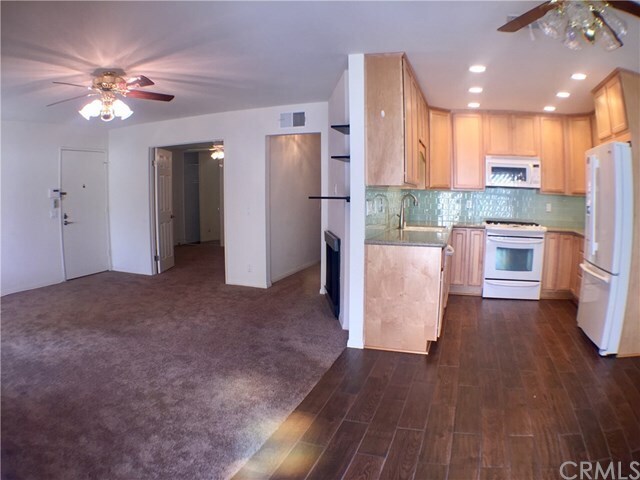 Building Photo - 2915 N Cottonwood St