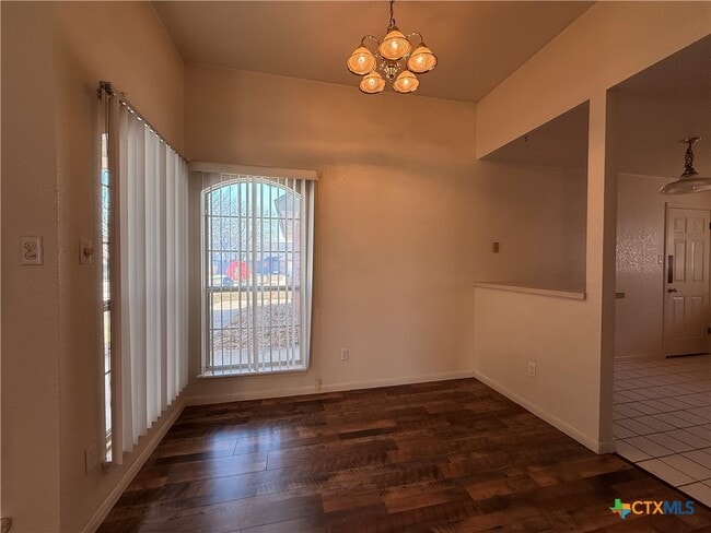 Building Photo - 406 Diana Ln