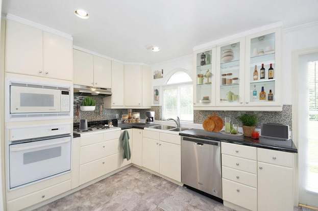 Building Photo - 3310 Suffolk Dr