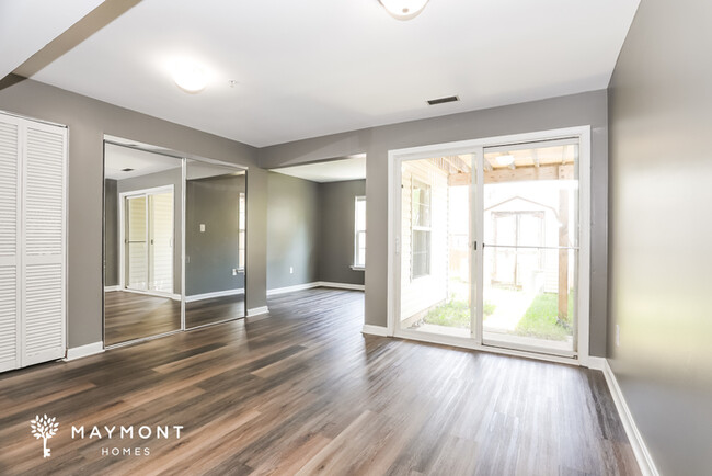 Building Photo - Stylish 3-Bedroom Townhome with Fresh Updates