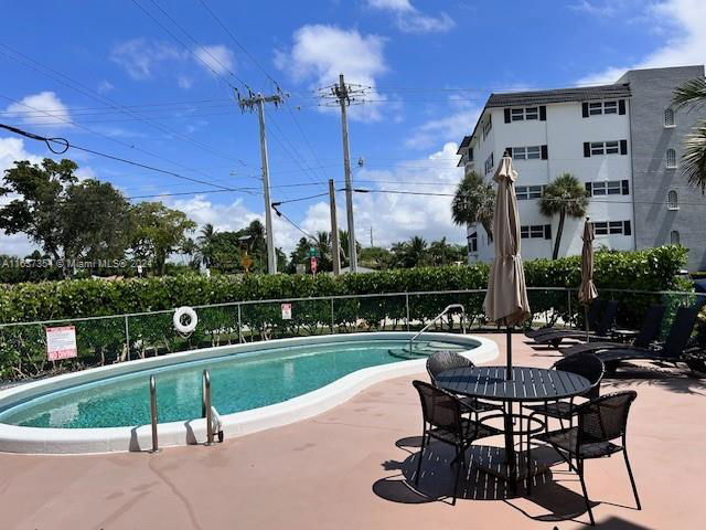 Primary Photo - 5050 Bayview Dr