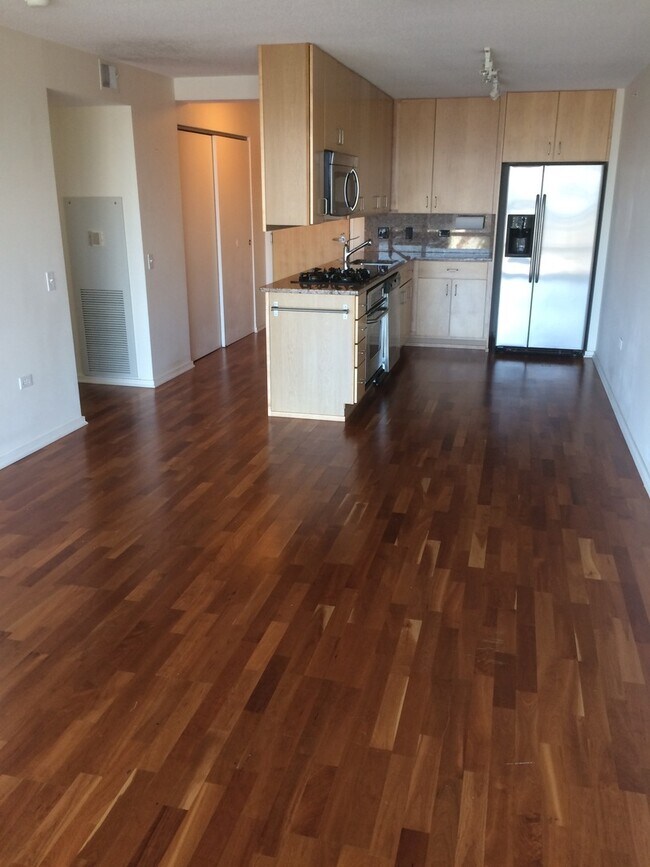 Foto del edificio - 9725 Woods Dr