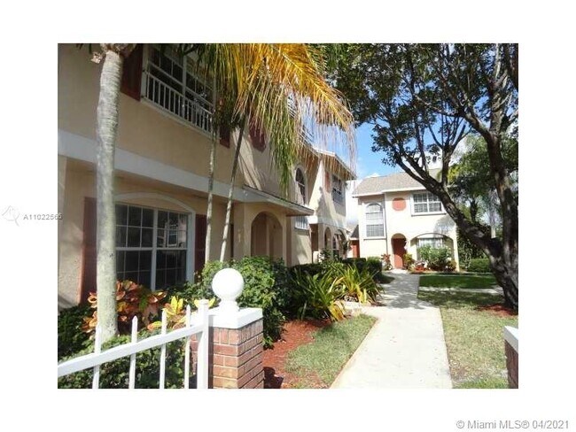 Foto del edificio - 3841 NW 122nd Ter