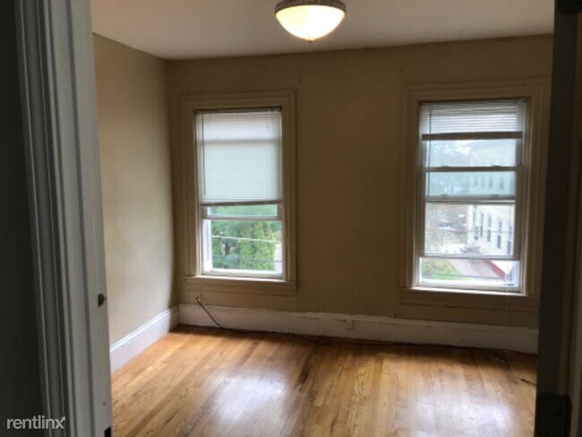 Building Photo - 3 br, 1 bath Apartment - 7 Hope Street