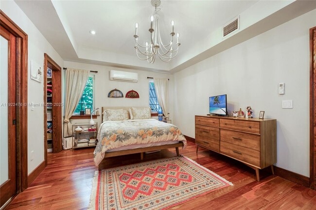 Foto del edificio - 1029 Milan Ave