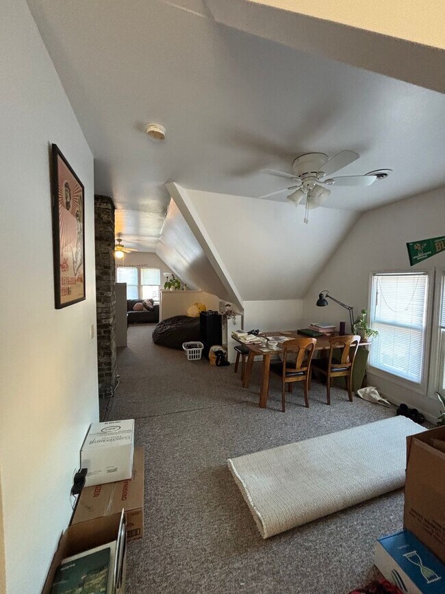 Foto del edificio - 122-124-124 E Lloyd St