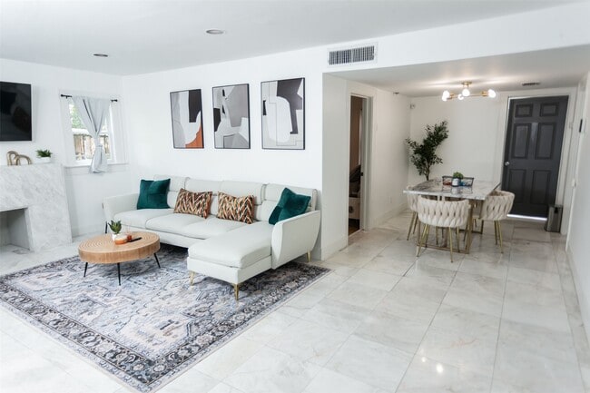 Foto del edificio - 1629 Bonnie Brae St