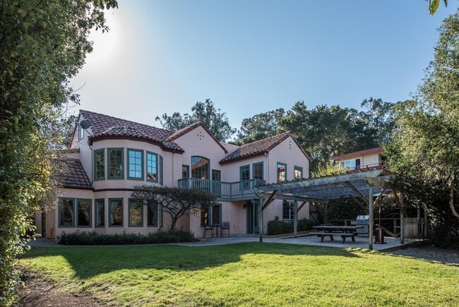 Building Photo - 938 Lighthouse Ave