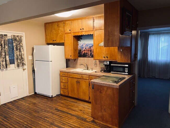 Building Photo - 2717 W Avenue K