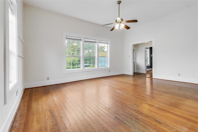 Foto del edificio - 609 W 35th St