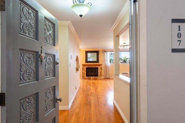 Foto del edificio - 530 S Barrington Ave
