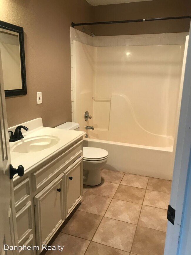 Foto del edificio - 3 br, 2 bath House - 6108 8th st.