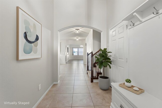 Building Photo - 5531 Drumlin Field Way