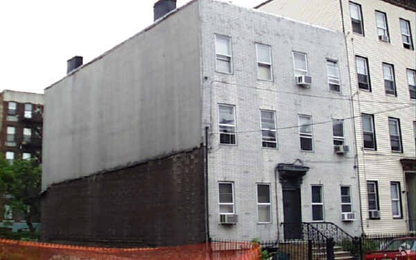 Building Photo - 311 Monroe St