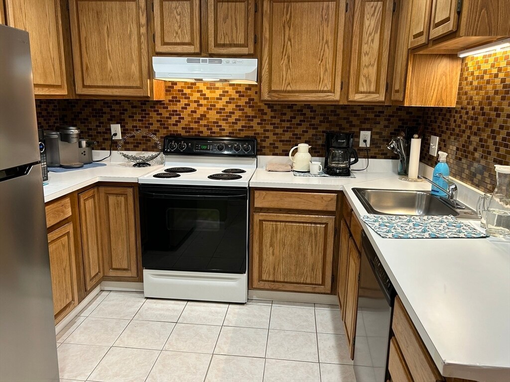 38 Carter St Unit 203, Everett, MA 02149 Condo for Rent in Everett, MA