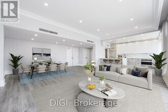 Building Photo - 400-400 Walmer Rd