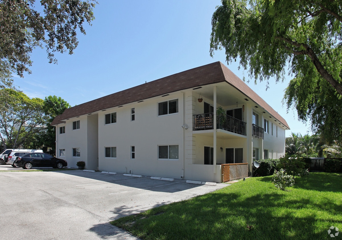 Building Photo - 5501 NE 25th Ave