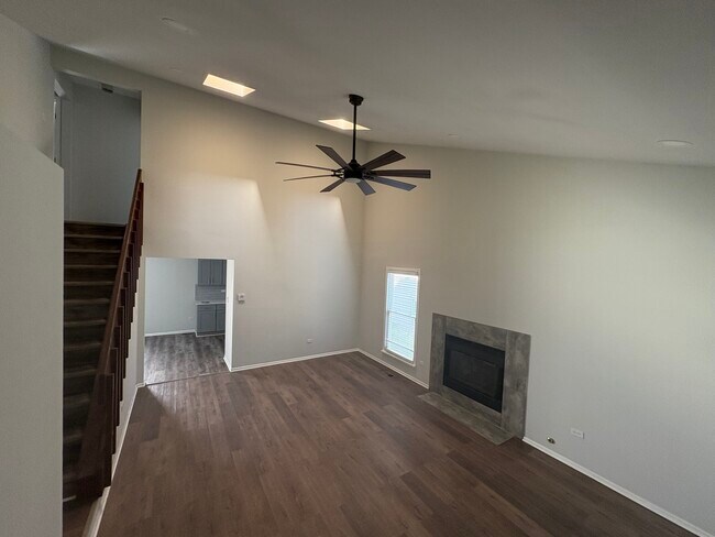 Building Photo - 381 Pearson Cir