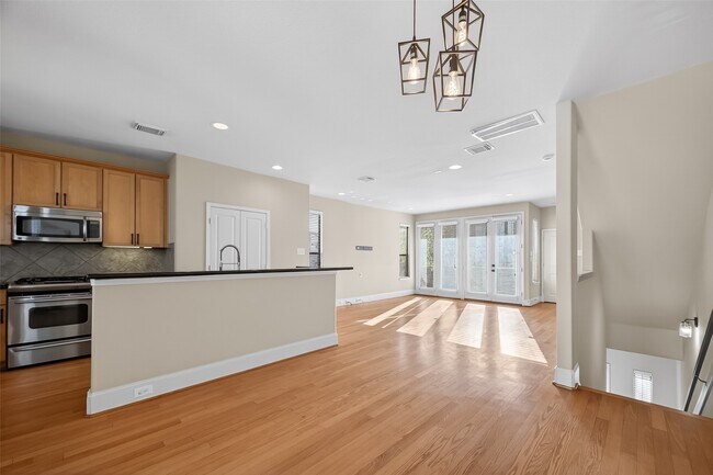 Building Photo - 2318 Emancipation Ave