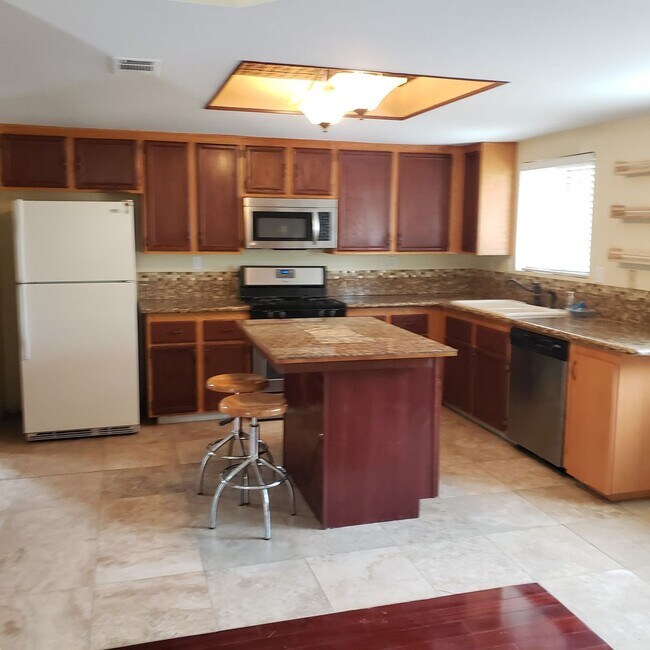 Foto del edificio - Beautiful home for rent in Jurupa Valley