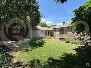 Building Photo - 2328 Tamarisk Dr