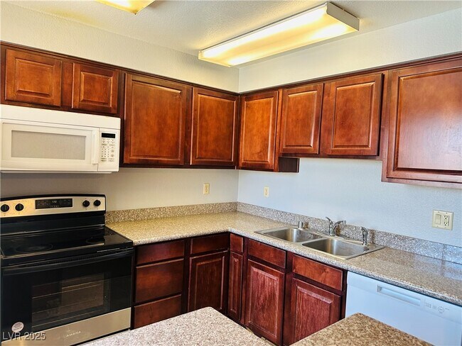 Foto del edificio - 5080 Indian River Dr