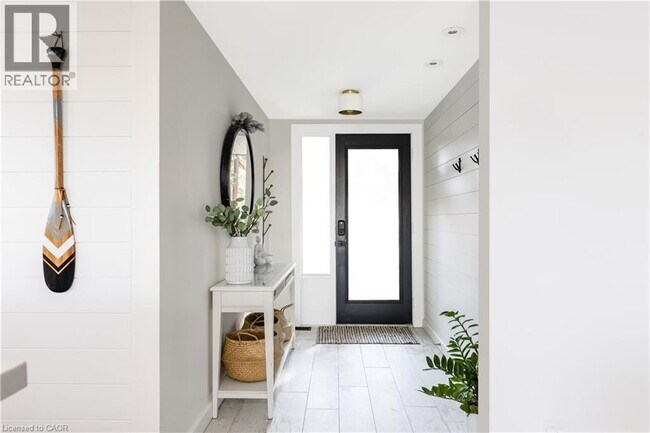 Building Photo - 2872 Muskoka District Road 118 West