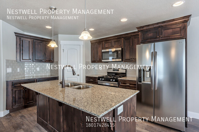 Building Photo - Fantastic 4-bed Townhome in Lehi