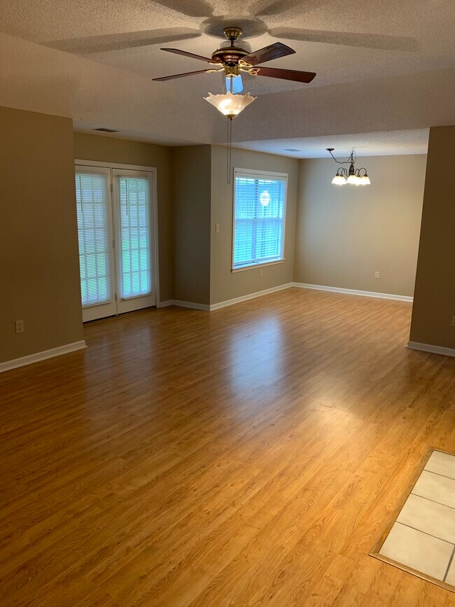 Foto del edificio - 3403 Saddle Creek Cove