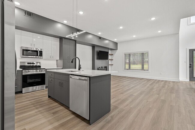 Foto del edificio - Edge Luxury Townhomes