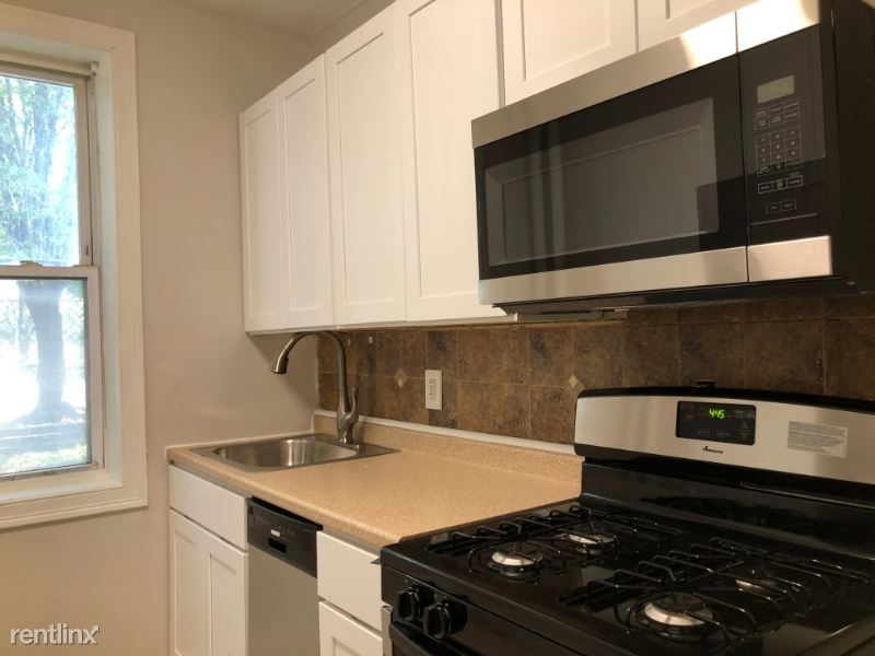 Foto principal - 1062 West Side Ave